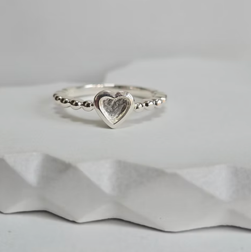 Bobble heart ring