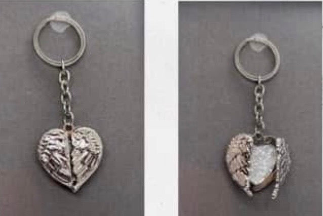 Angel wing keyring